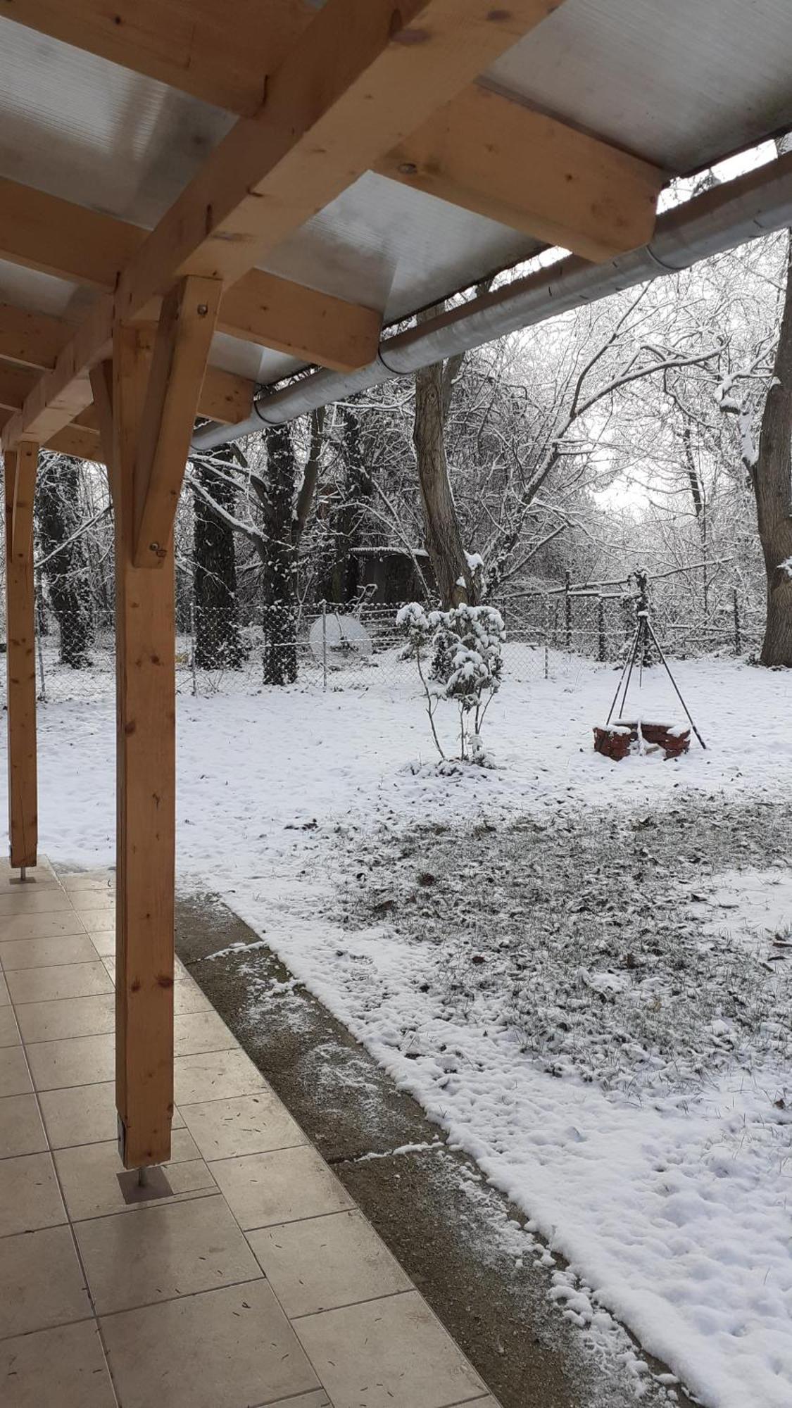 Borostyan Vendeghaz Lägenhet Tiszaug Exteriör bild